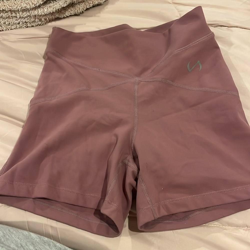 Size Small tight athletic shorts
Pink size small